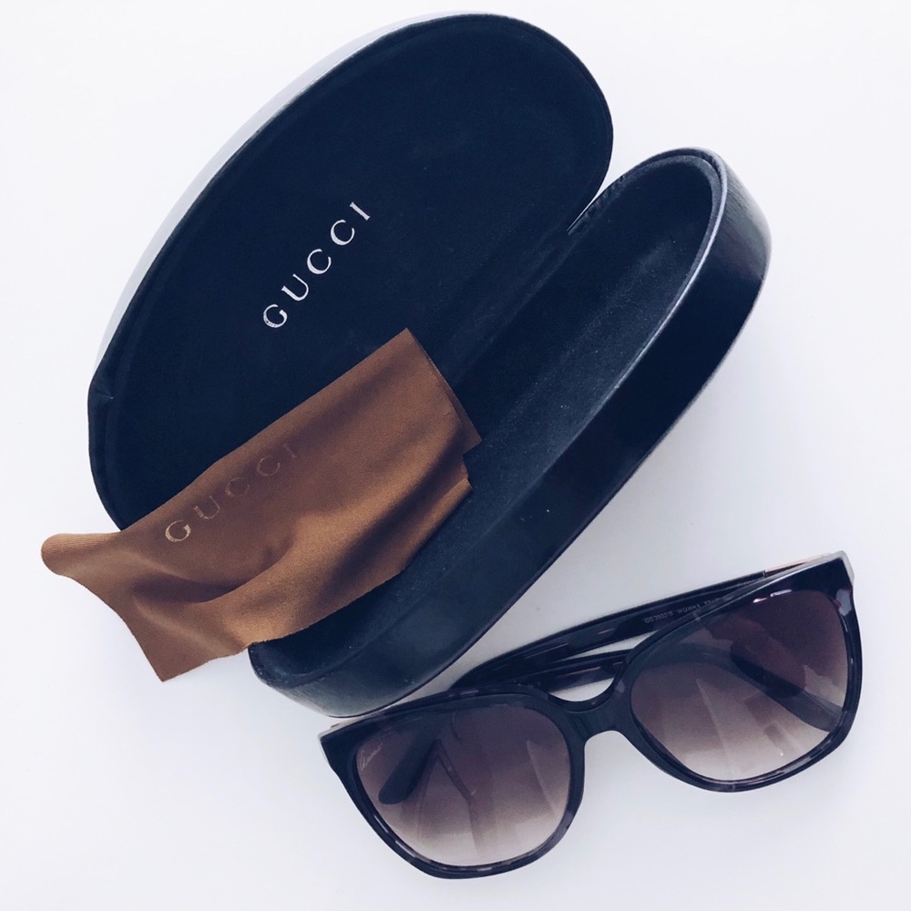 Authentic Gucci 57 mm tortoise Sunglasses w/Case